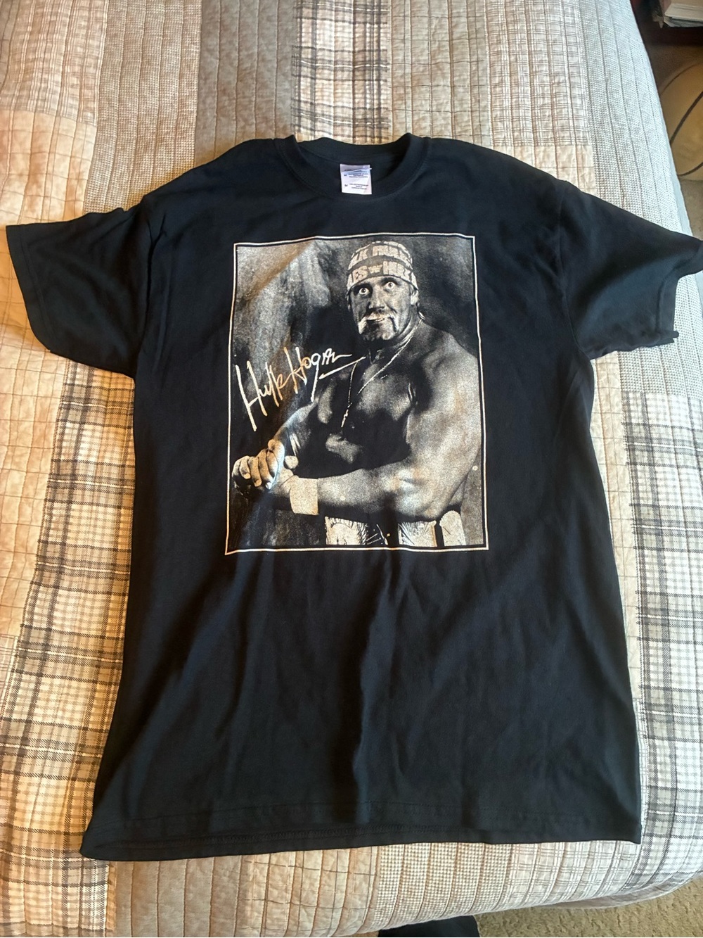 Gildan Black Men’s Graphic Tee with Hulk Hogan Photo Print